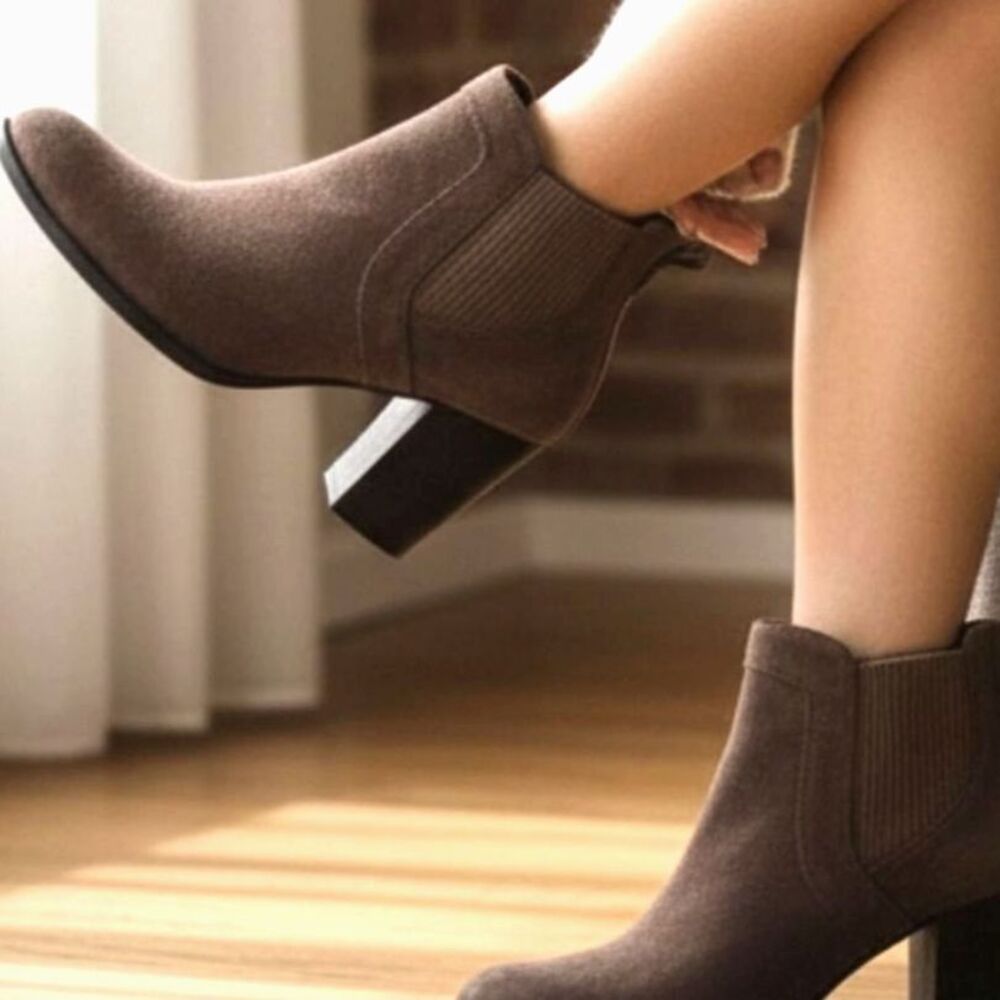 Size 11 Leather UGG Brown Ankle Boots Booties Block Heal